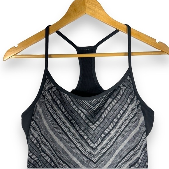 4 for $20 SALE! Fabletics Norwalk Tank w/Built In Bra, Heather Taos Print, XXS - Picture 4 of 11